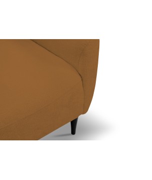 Fotel BOHO na drewnianych nogach z oparciem i podłokietnikami w tkaninie Perfect Harmony 56