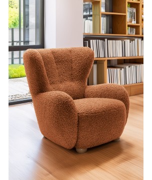 Fotel CIRO z szerokim siedziskiem i drewnianymi nogami w tkaninie ROLF 10