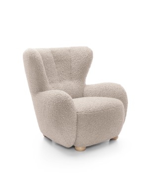 Fotel CIRO z szerokim siedziskiem i drewnianymi nogami w tkaninie ROLF 02