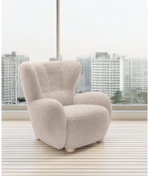 Fotel CIRO z szerokim siedziskiem i drewnianymi nogami w tkaninie ROLF 03