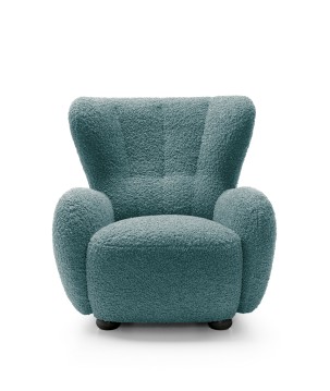 Fotel CIRO z szerokim siedziskiem i drewnianymi nogami w tkaninie ROLF 17