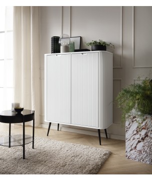 ZURI Komoda K-103 biała | czarne nogi