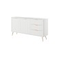 Biała Komoda LETNA 3 szuflady + drzwi – komoda z ryflowanymi frontami do salonu i sypialni na wysokich nóżkach