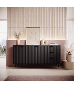 Czarna Komoda LETNA 3 szuflady + drzwi – komoda z ryflowanymi frontami do salonu i sypialni na wysokich nóżkach