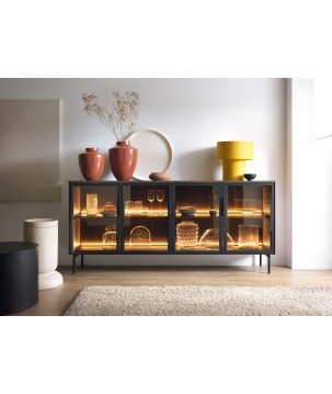 Komoda MILU 181 4D – Nowoczesna z Oświetleniem LED i Szkłem Flutes Ornamentowe, Push To Open DAB DUNIN 182x83x40 cm