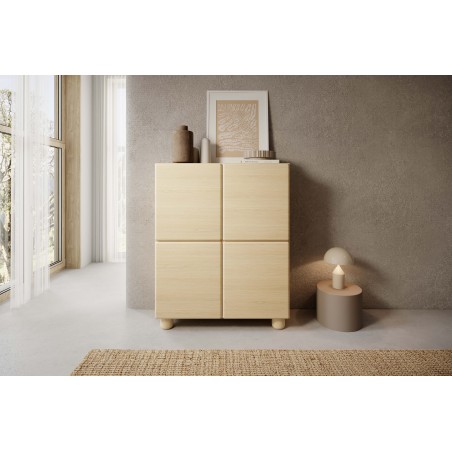 COMO wysoka komoda 4-drzwiowa jasne drewno – nowoczesna komoda MDF, push-to-open, drewniane nogi, minimalistyczny design, zaokrą